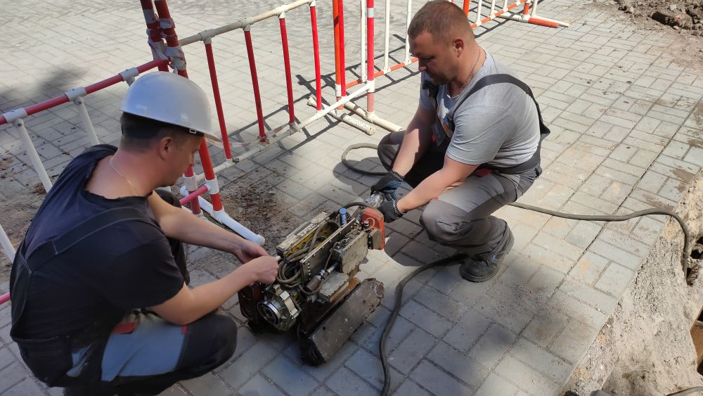 В рамках подготовки к осенне-зимнему периоду 2022/2023 гг. в Центральном, Адмиралтейском, Московском, Василеостровском, Кировском, Красногвардейском и Невском районах Санкт-Петербурга будут организованы работы по внутритрубной диагностике крупных распределительных сетей и тепломагистралей.